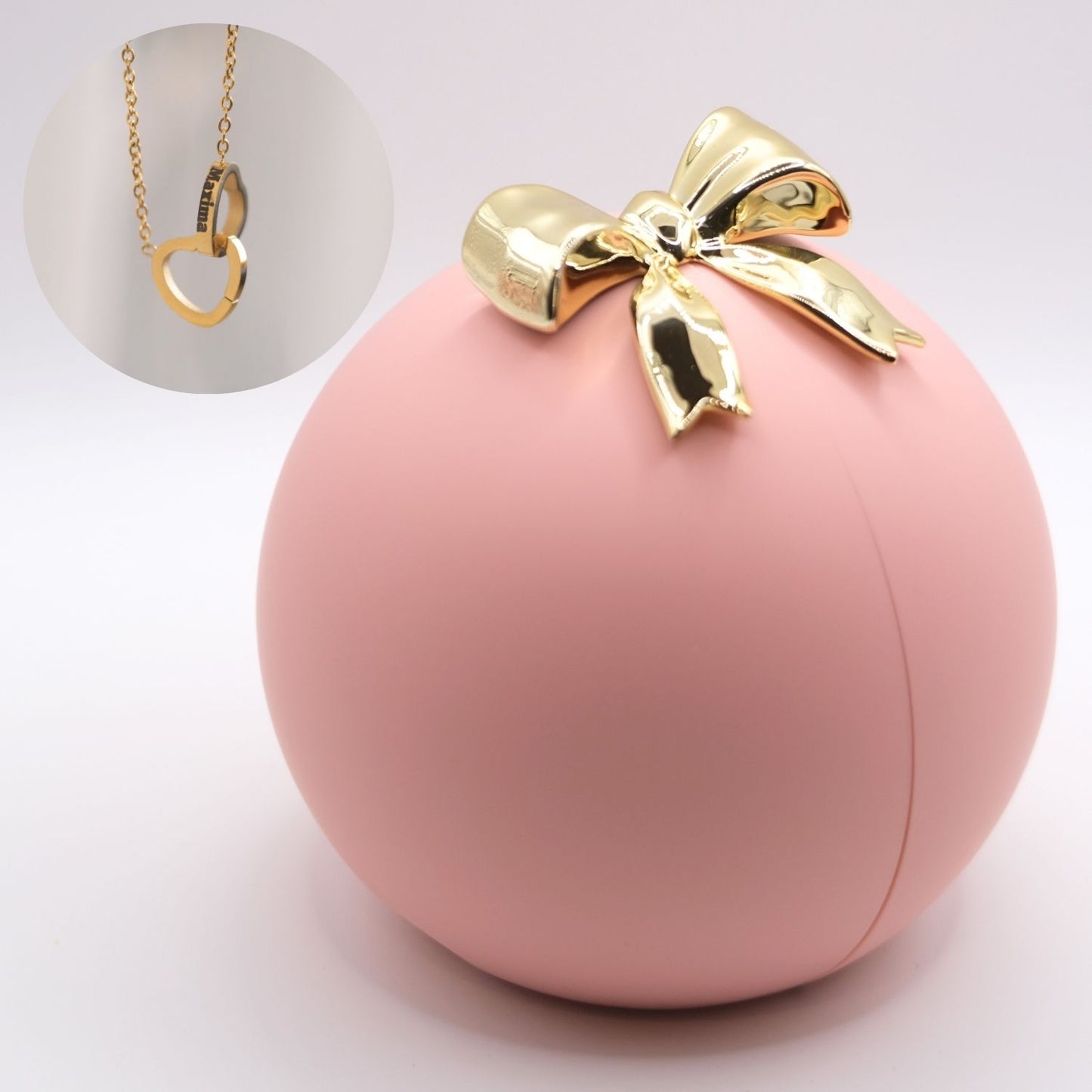 Amelia Rose giftball